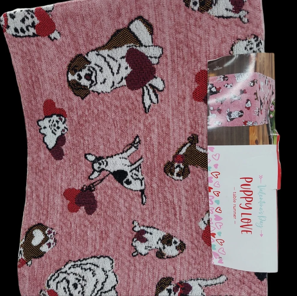 Valentine's Day Puppy Love Table Runner NWOT